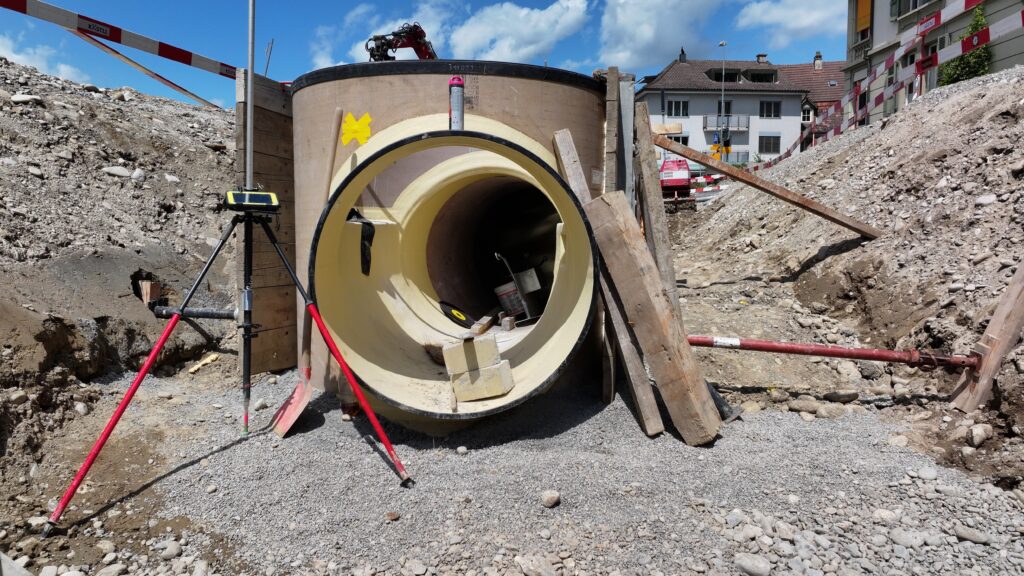 2024-06-13 Teilstück ARA-Verbandsleitung vor der alten Sensebrücke