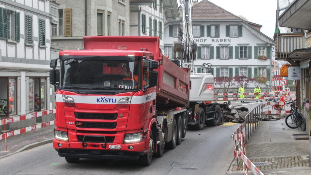 2024-11-04 Erster Tag der "Sanierung der Ortsdurchfahrt Stedtli". An der Neuengasse beginnen die Arbeiten