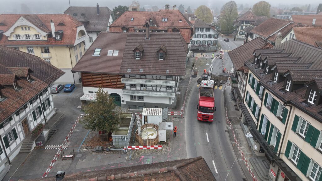 2024-11-04 Erster Tag der "Sanierung der Ortsdurchfahrt Stedtli". Neuengasse und Achetringeler-Brunnenplatz