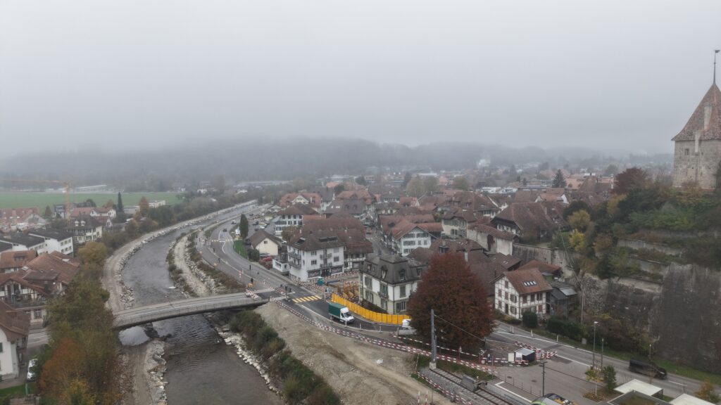 2024-11-04 Erster Tag der "Sanierung der Ortsdurchfahrt Stedtli". Bauumfahrung Stedli in Betrieb